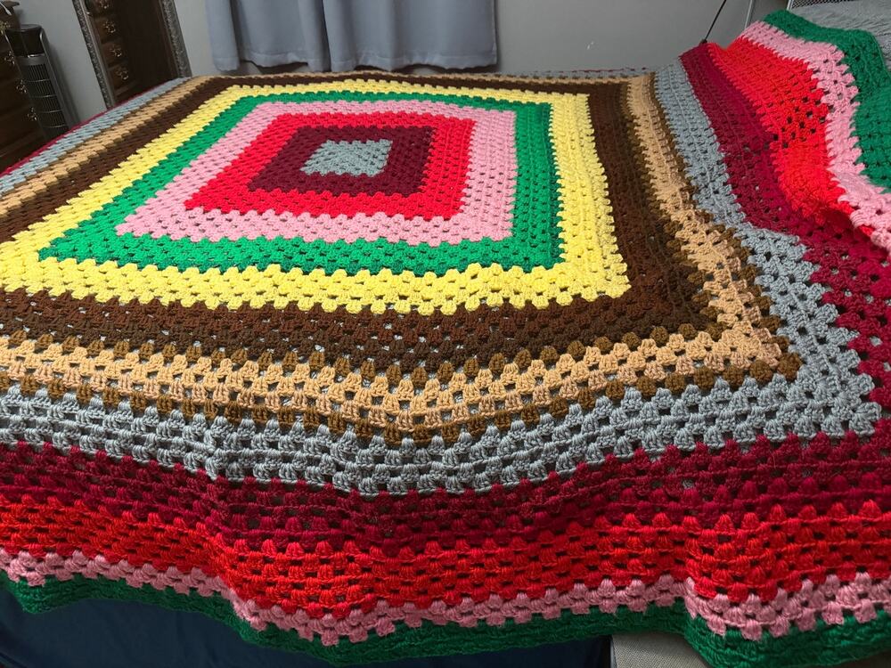 Handmade Crochet Afghan – 12‑Color Retro 70s Style Queen King Size Excellent